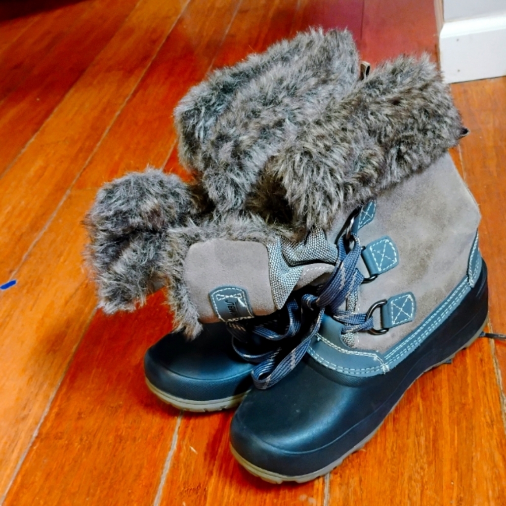 Sorel women's snow boots